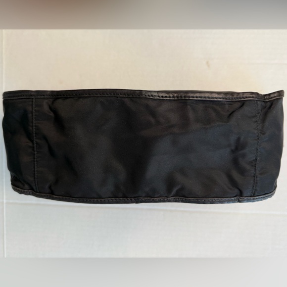 Authentic Vintage Y2K Prada Tessuto EGG Semitracolla  Black Nylon Shoulder Bag - Picture 6 of 15